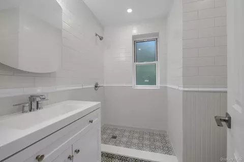 Bath - 78-06 Main St #2L, Flushing, NY 11367 photo 1 of 1