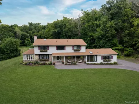 32 Cole Rd, La Grange, NY 12569