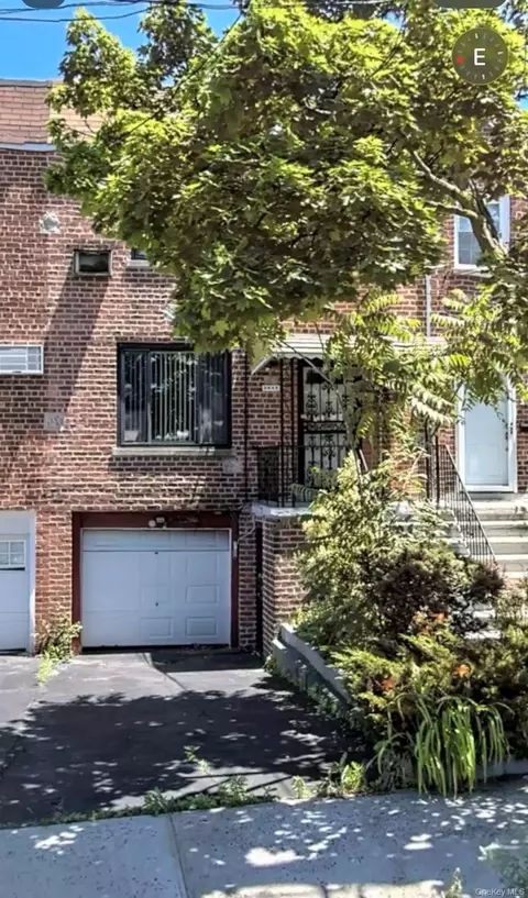 2942 Lurting Ave, New York, NY 10469