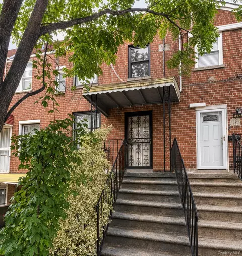 2942 Lurting Ave, New York, NY 10469