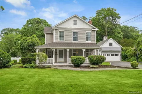 202 Bayport Ave, Bayport, NY 11705