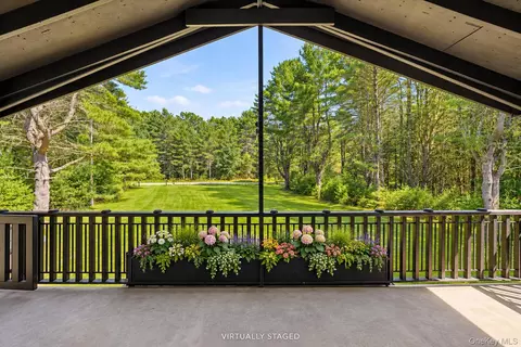 165 Dexheimer Rd, Tusten, NY 12764