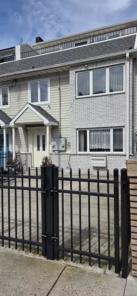 168 Beach 96th St, Rockaway Beach, NY 11693