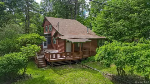 22 Ballard St, Smallwood, NY 12778