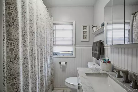 Bath - 37 Beck Ave, Rye, NY 10580 photo 1 of 2