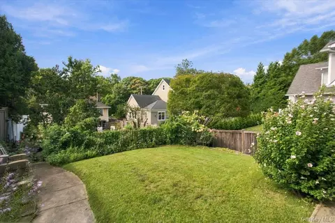 Exterior - 37 Beck Ave, Rye, NY 10580 photo 5 of 6
