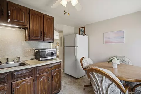 Kitchen - 37 Beck Ave, Rye, NY 10580 photo 4 of 4
