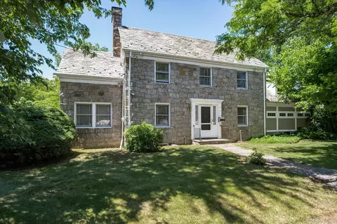 1542 Grand Ave, Baldwin, NY 11510
