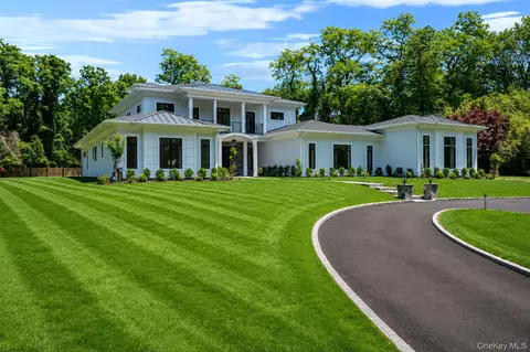 523 Long Beach Rd, Saint James, NY 11780