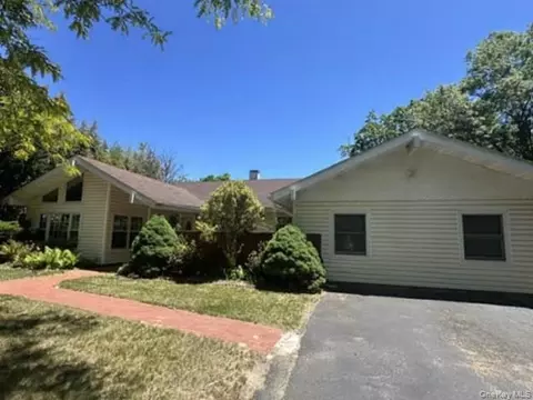 46 Andover Dr, Coram, NY 11727