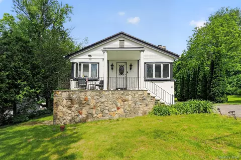 21 Sussex Rd, Kent, NY 10512