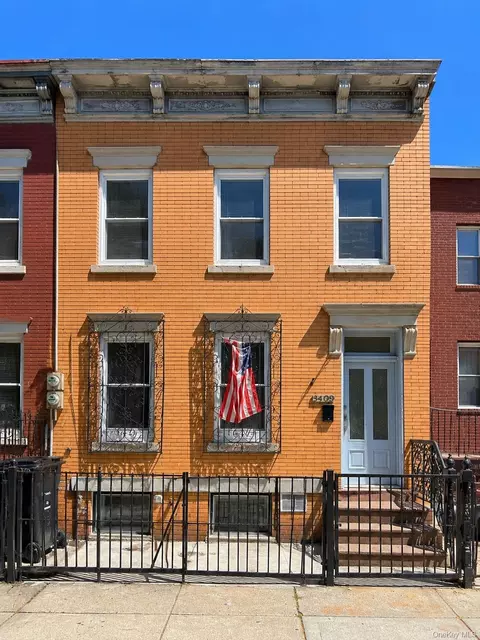 3409 29th St, New York, NY 11106