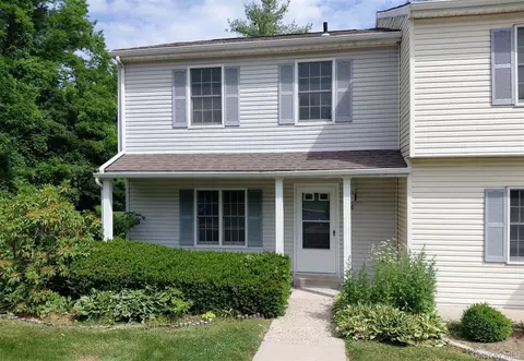 6 Clara Ct, Cortlandt, NY 10567