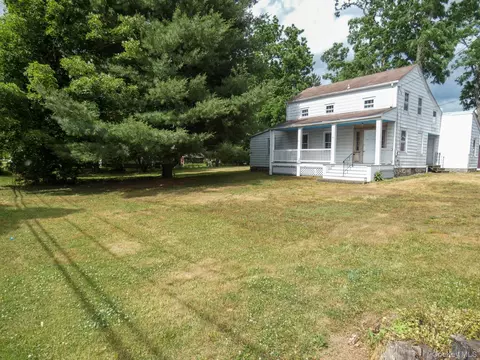 56 Wallkill Ave, Shawangunk, NY 12589 photo 3
