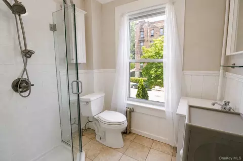 Bath - 200 Nelson Ave, Peekskill, NY 10566 photo 2 of 2