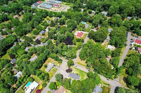 586 New Hempstead Rd, Ramapo, NY 10977