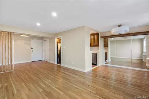 84-29 155 Ave #5J, New York, NY 11414