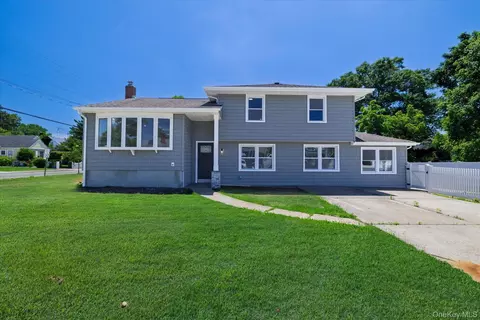 62 Alhambra Rd, Baldwin, NY 11510