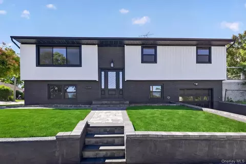 115 Arthur Ave, South Floral Park, NY 11001