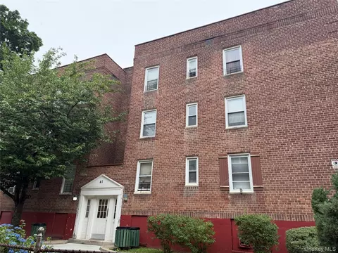 41 Point St #3B, Yonkers, NY 10701