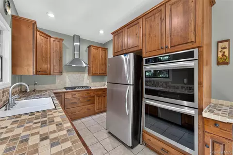 Kitchen - 708 Kossuth Pl, Peekskill, NY 10566 photo 2 of 5