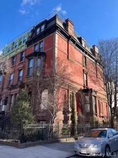 2099 5th Ave, New York, NY 10035
