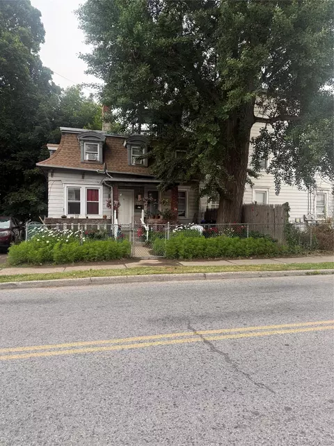 Exterior - 60 Noxon St, Poughkeepsie, NY 12601 photo 1 of 1