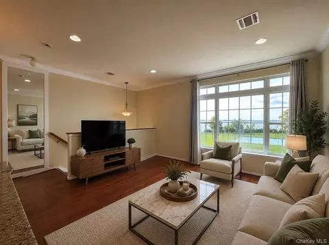291 Surf Dr #214B, New York, NY 10473