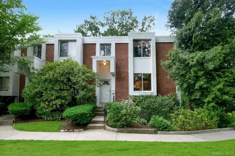 1118 Colony Dr, Greenburgh, NY 10530