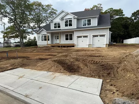 1 Lotto Ct, Brookhaven, NY 11755