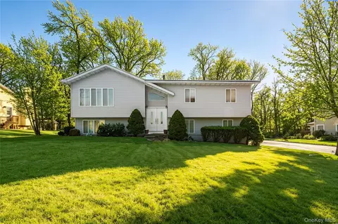 20 Mountainview Ave, Ramapo, NY 10901