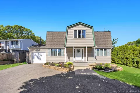 358 Holbrook Rd, Lake Ronkonkoma, NY 11779
