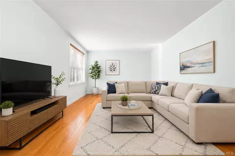 27-10 Parsons Blvd #4B, Flushing, NY 11354