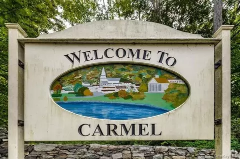 15 Schuyler Rd, Carmel, NY 10512