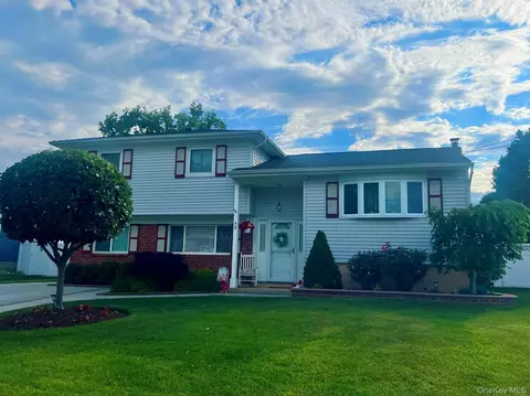 48 W 20 Th St, Deer Park, NY 11729