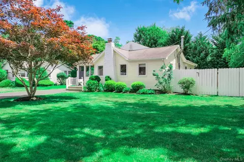 5 Roosevelt Blvd, Brookhaven, NY 11772