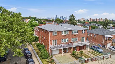 5240 69th Pl, New York, NY 11378