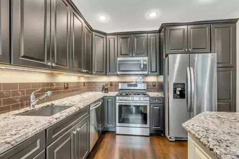 Kitchen - 111 Millie Ct, Patchogue, NY 11772 photo 3 of 4