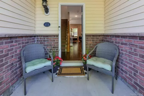 Exterior - 111 Millie Ct, Patchogue, NY 11772 photo 4 of 6