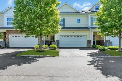Exterior - 111 Millie Ct, Patchogue, NY 11772 photo 5 of 6