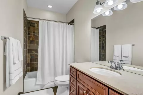 Bath - 111 Millie Ct, Patchogue, NY 11772 photo 4 of 4