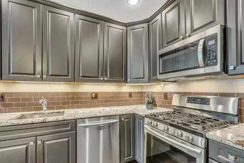 Kitchen - 111 Millie Ct, Patchogue, NY 11772 photo 4 of 4