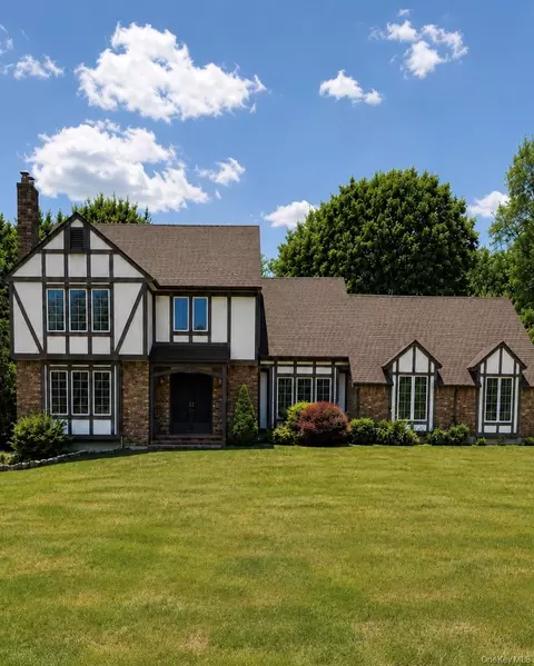 17 Allison Dr, Monroe, NY 10950