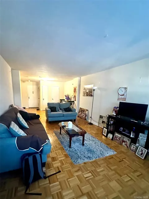 89-00 170 St #3J, Jamaica, NY 11432