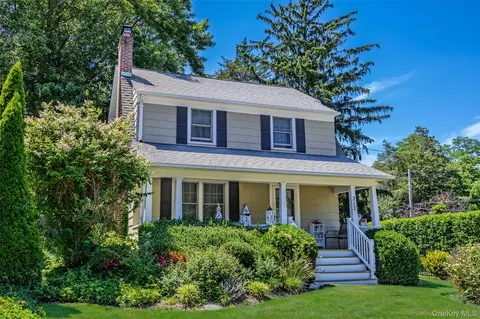 217 Soundview Rd, Huntington, NY 11743