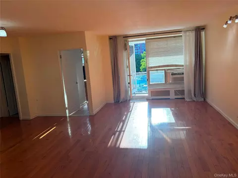98 20 62nd Dr #3D, Rego Park, NY 11374