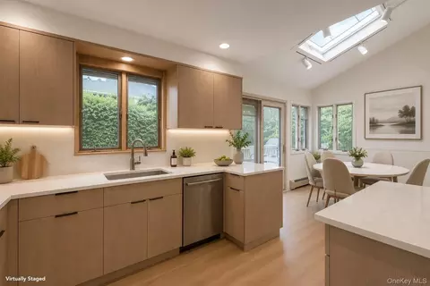 189 Regent Dr, Lido Beach, NY 11561