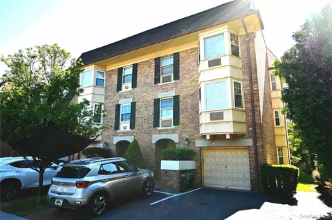 13-21 Michael Ct #1586, Bayside, NY 11360