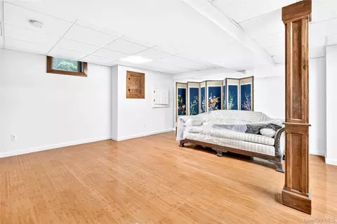 Living - 5646 Post Rd, New York, NY 10471 photo 2 of 2