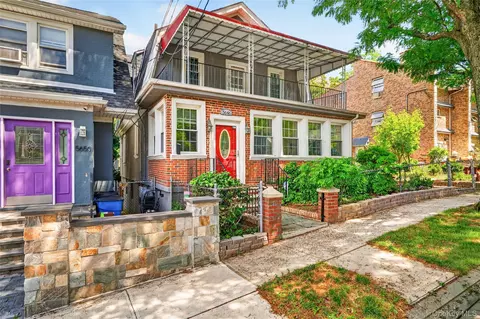 5646 Post Rd, New York, NY 10471